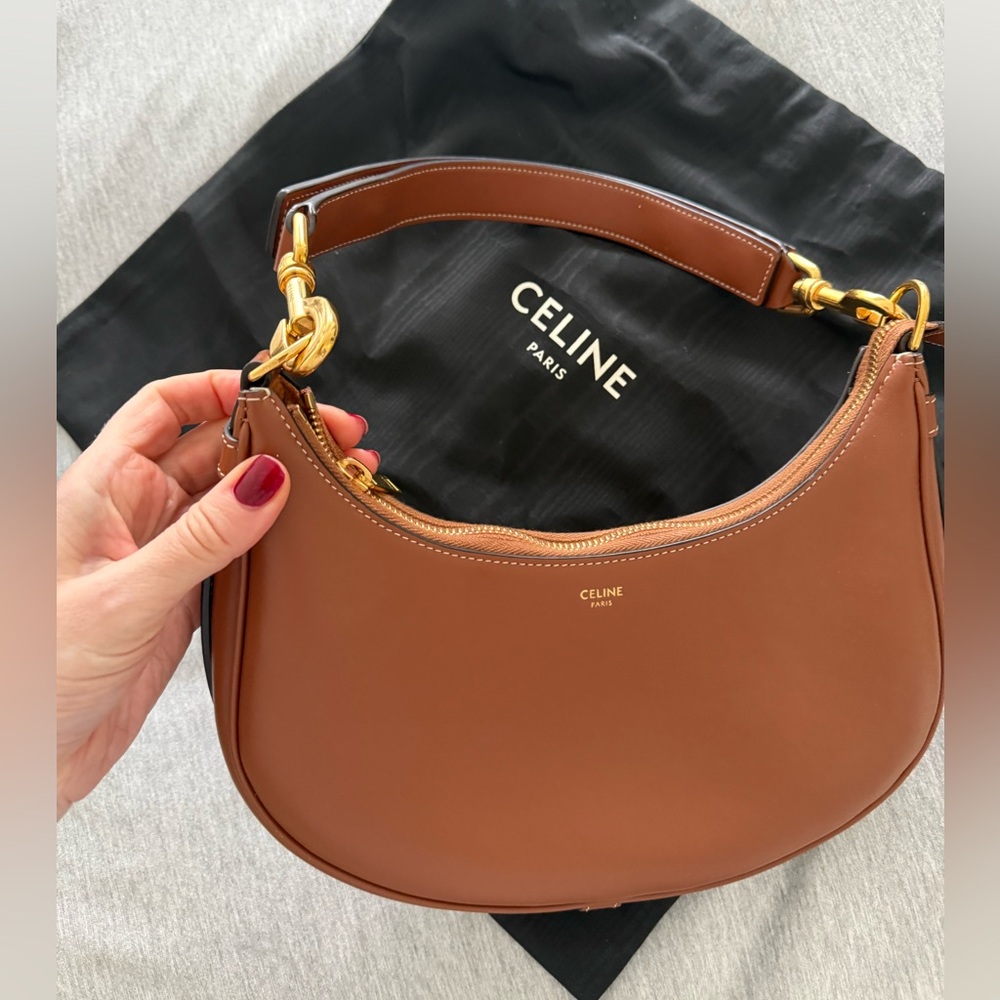 CELINE MEDIUM AVA TRIOMPHE BAG IN SMOOTH CALFSKIN